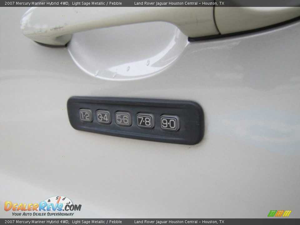 2007 Mercury Mariner Hybrid 4WD Light Sage Metallic / Pebble Photo #33