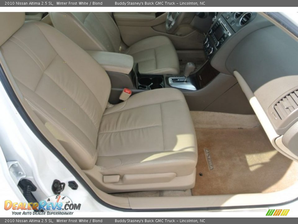 2010 Nissan Altima 2.5 SL Winter Frost White / Blond Photo #22