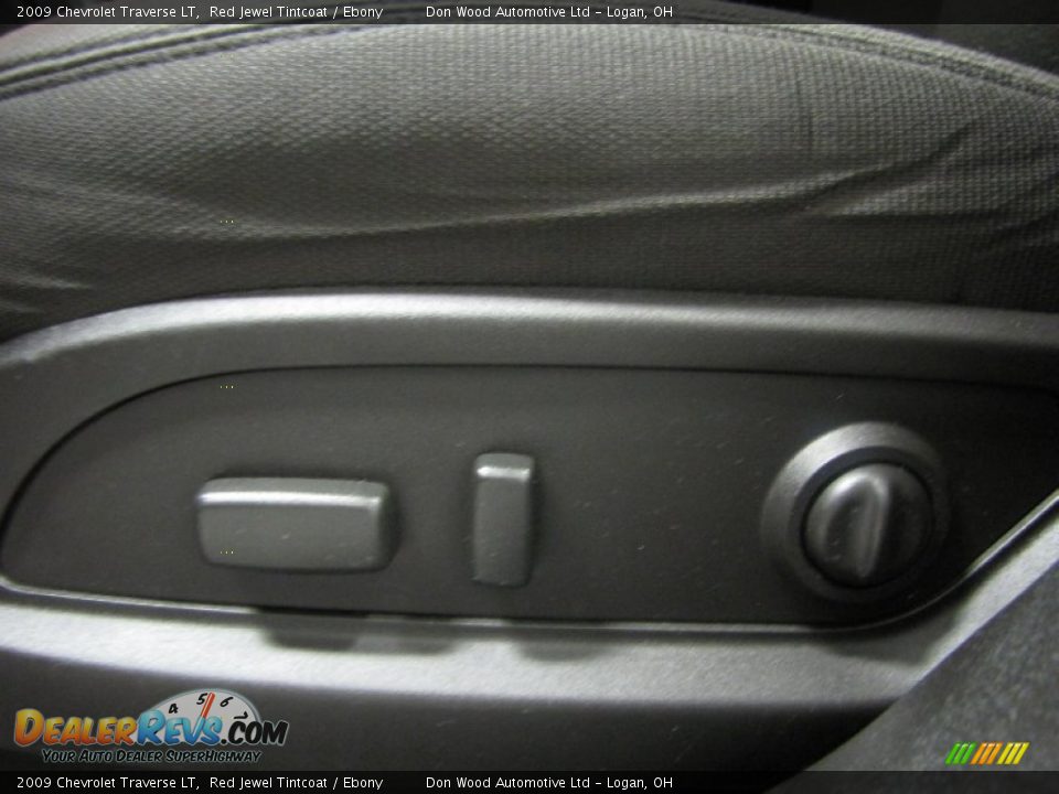 2009 Chevrolet Traverse LT Red Jewel Tintcoat / Ebony Photo #11