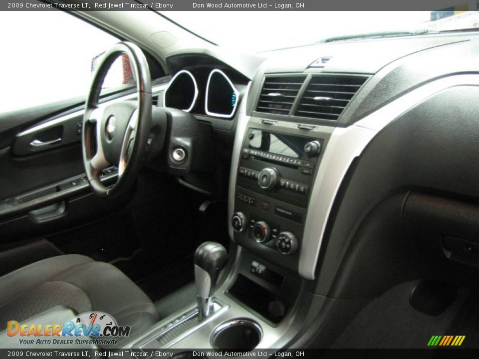 2009 Chevrolet Traverse LT Red Jewel Tintcoat / Ebony Photo #24