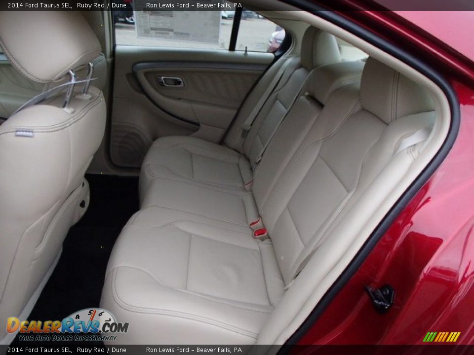 2014 Ford Taurus SEL Ruby Red / Dune Photo #12