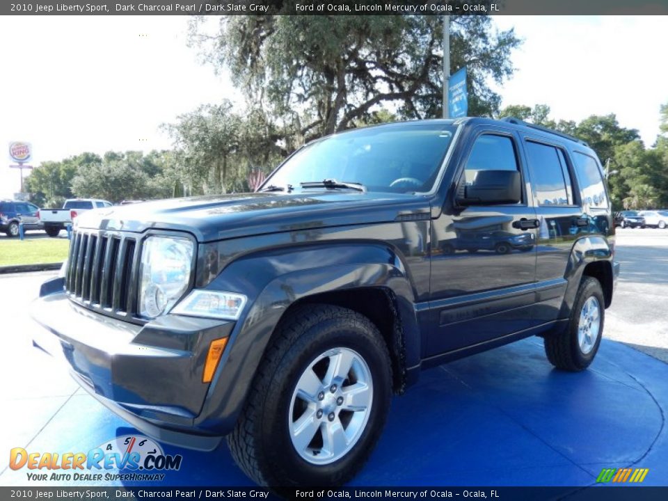 Front 3/4 View of 2010 Jeep Liberty Sport Photo #1