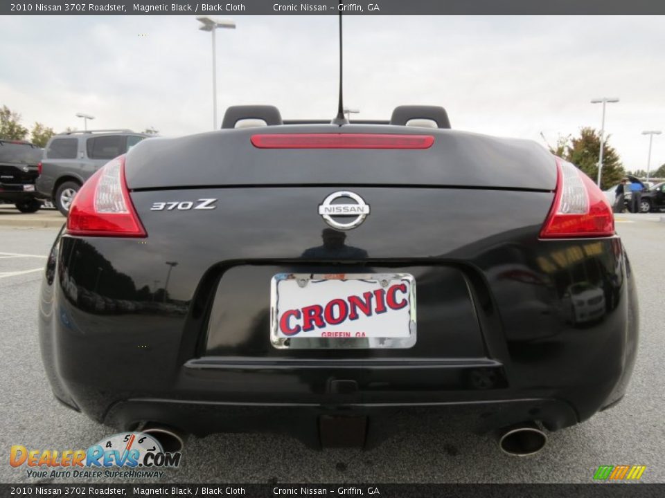 2010 Nissan 370Z Roadster Magnetic Black / Black Cloth Photo #4