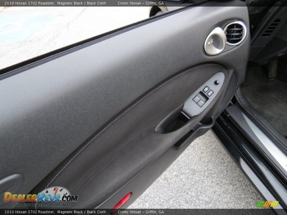 2010 Nissan 370Z Roadster Magnetic Black / Black Cloth Photo #11