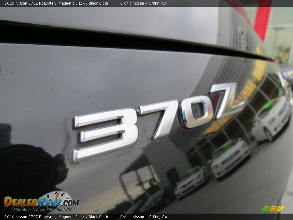 2010 Nissan 370Z Roadster Magnetic Black / Black Cloth Photo #13