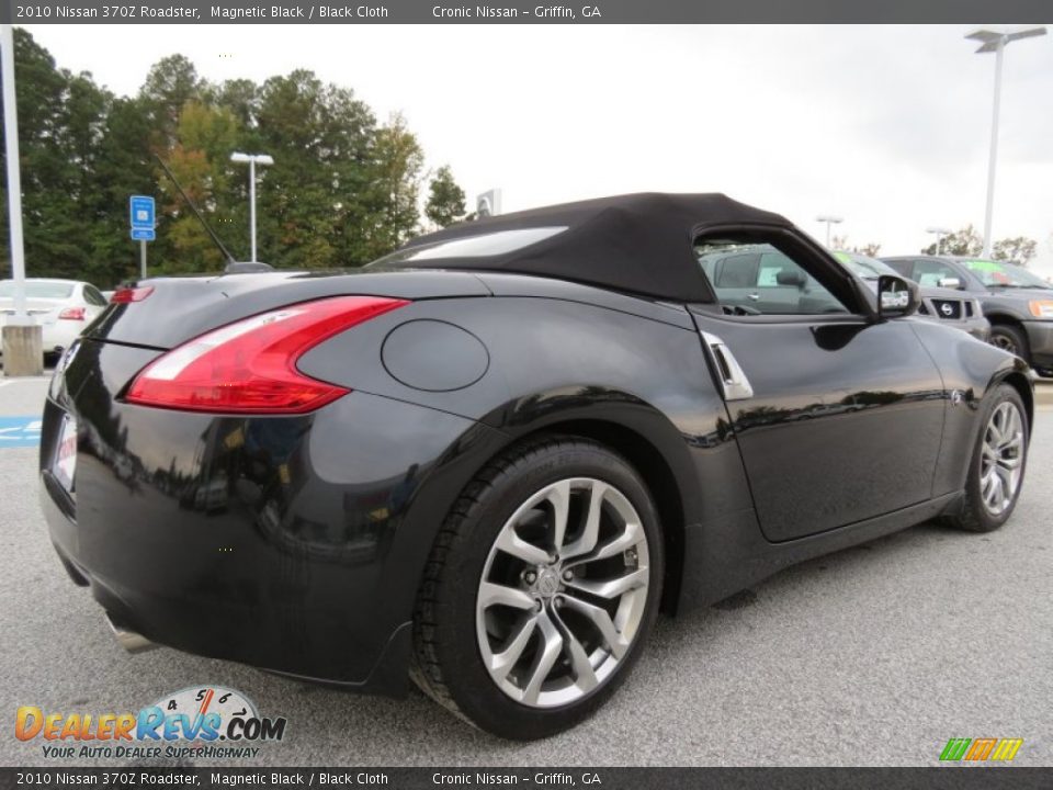 2010 Nissan 370Z Roadster Magnetic Black / Black Cloth Photo #15