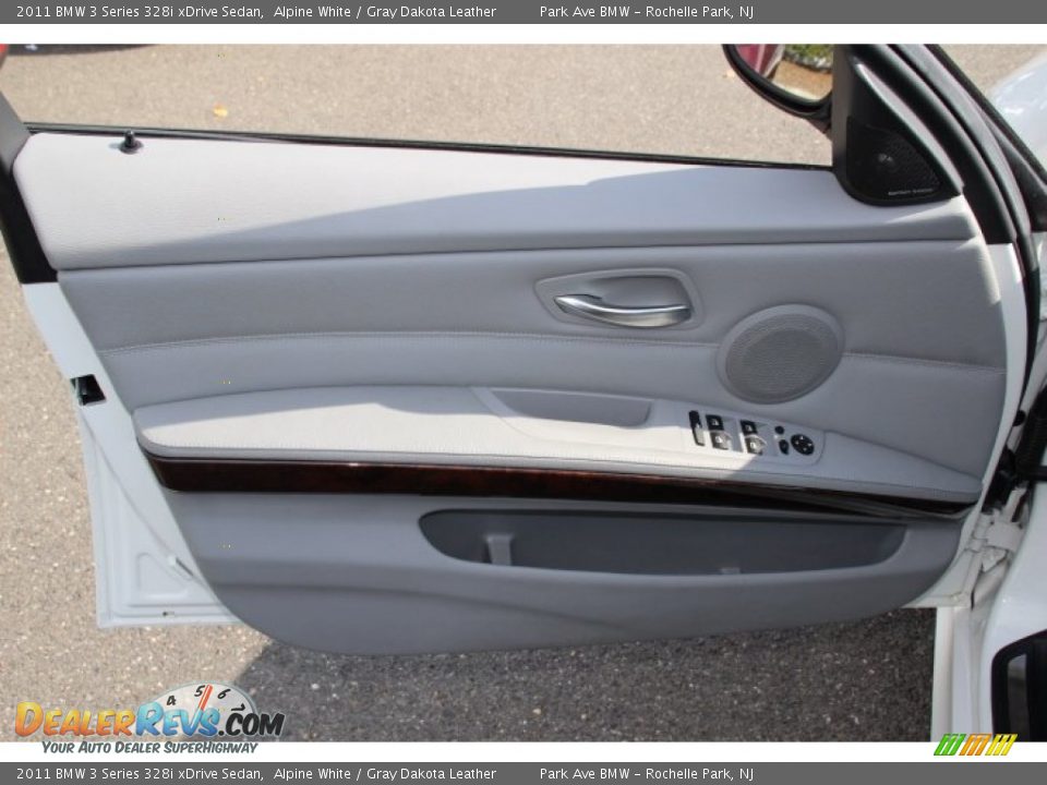 2011 BMW 3 Series 328i xDrive Sedan Alpine White / Gray Dakota Leather Photo #9