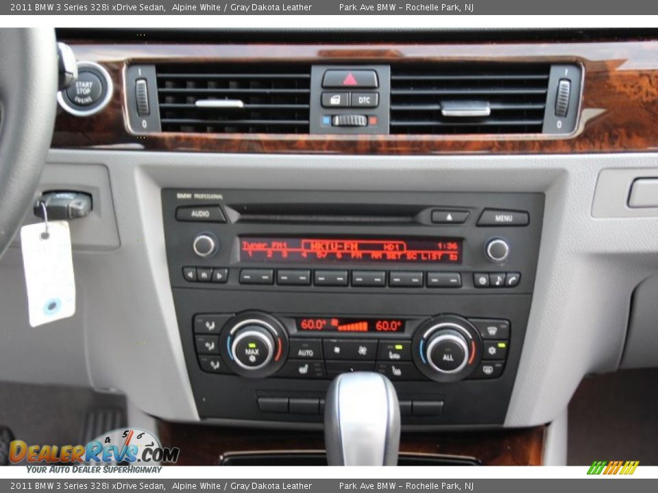 2011 BMW 3 Series 328i xDrive Sedan Alpine White / Gray Dakota Leather Photo #14