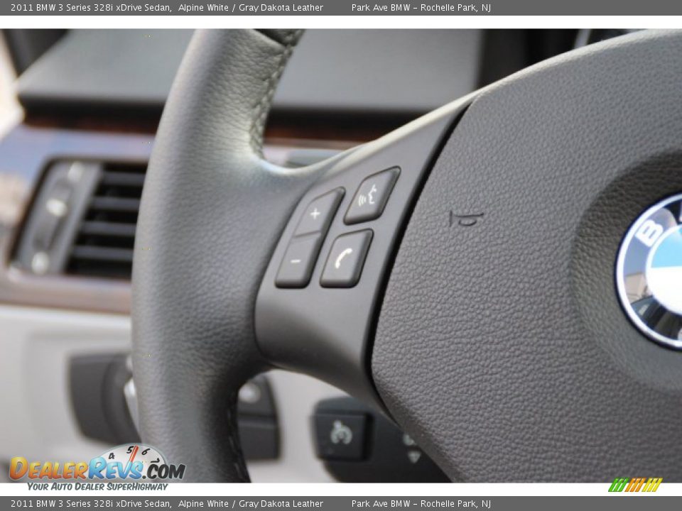 2011 BMW 3 Series 328i xDrive Sedan Alpine White / Gray Dakota Leather Photo #17