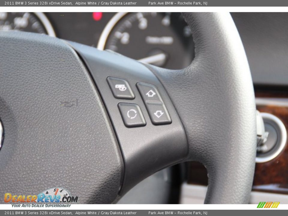 2011 BMW 3 Series 328i xDrive Sedan Alpine White / Gray Dakota Leather Photo #18