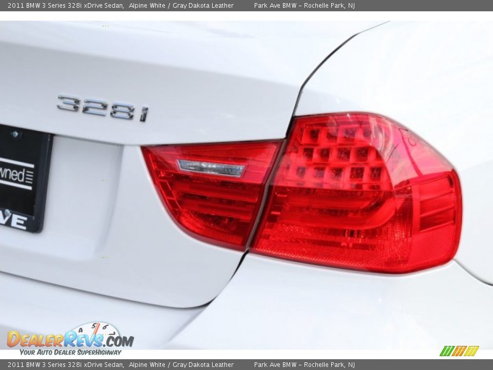 2011 BMW 3 Series 328i xDrive Sedan Alpine White / Gray Dakota Leather Photo #21