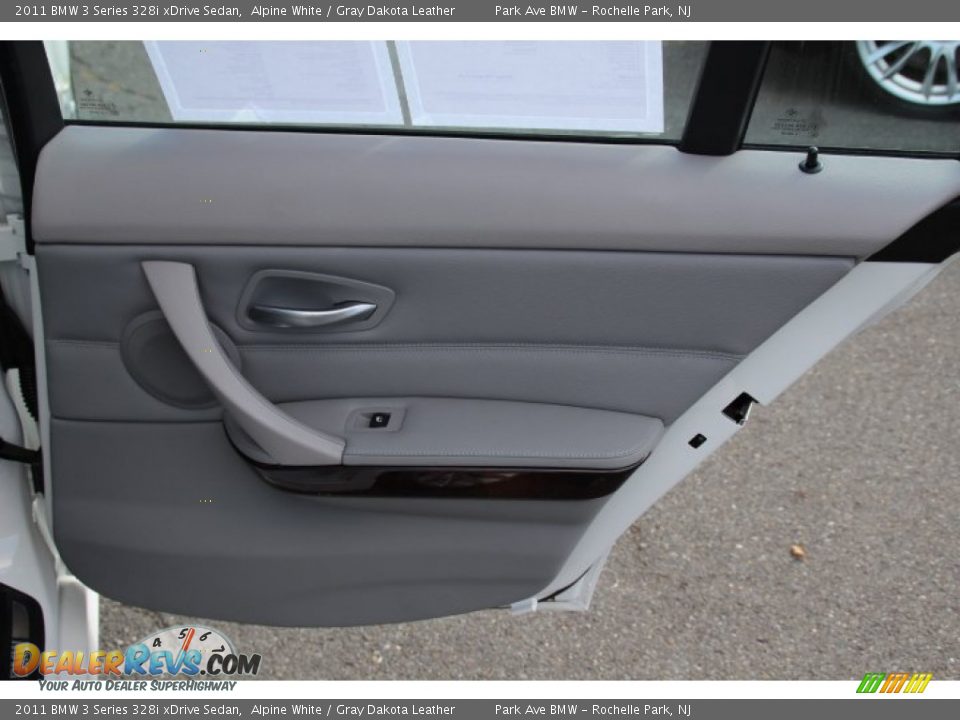 2011 BMW 3 Series 328i xDrive Sedan Alpine White / Gray Dakota Leather Photo #22