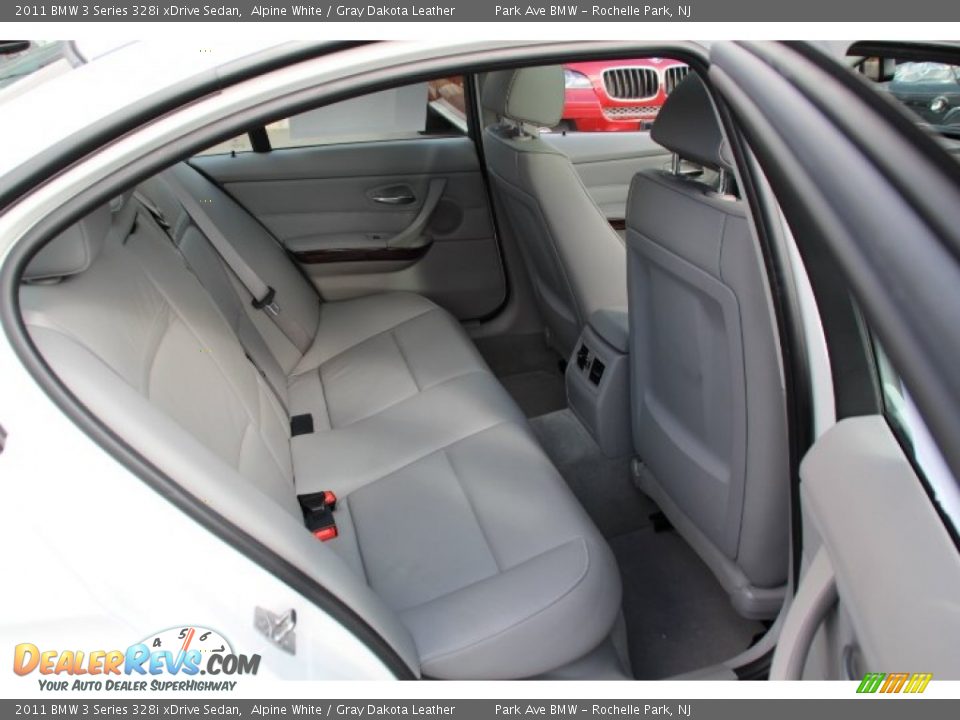 2011 BMW 3 Series 328i xDrive Sedan Alpine White / Gray Dakota Leather Photo #23