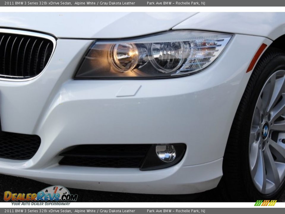 2011 BMW 3 Series 328i xDrive Sedan Alpine White / Gray Dakota Leather Photo #29