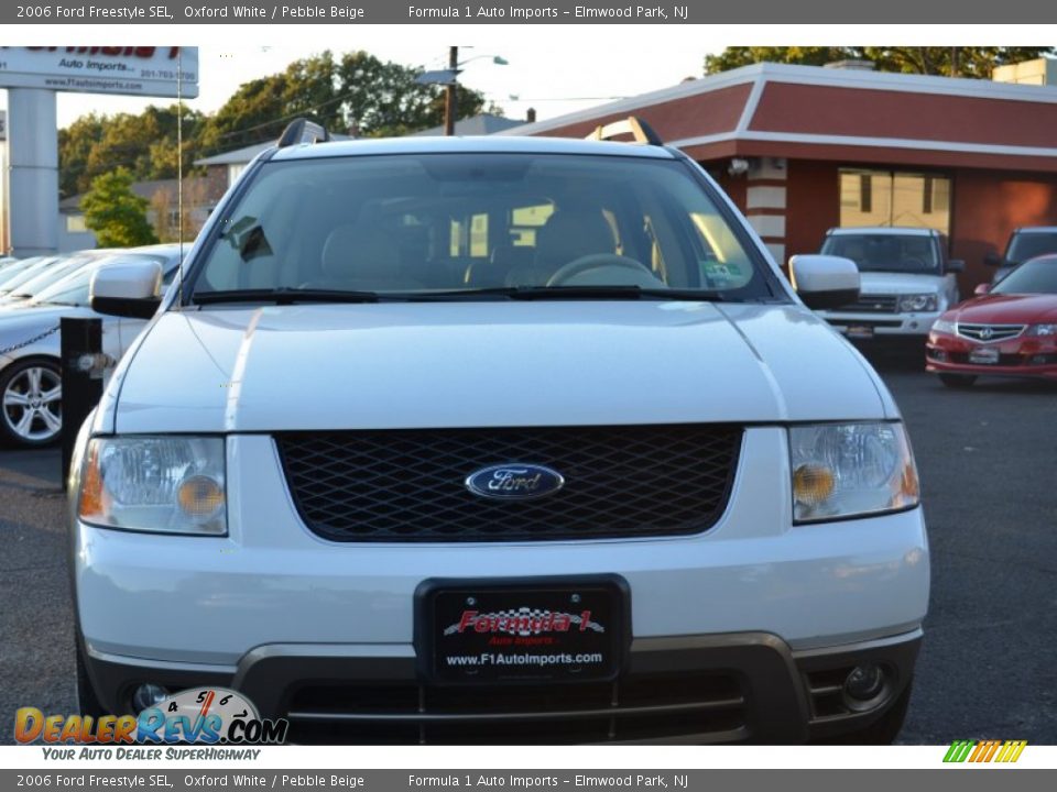 2006 Ford Freestyle SEL Oxford White / Pebble Beige Photo #2