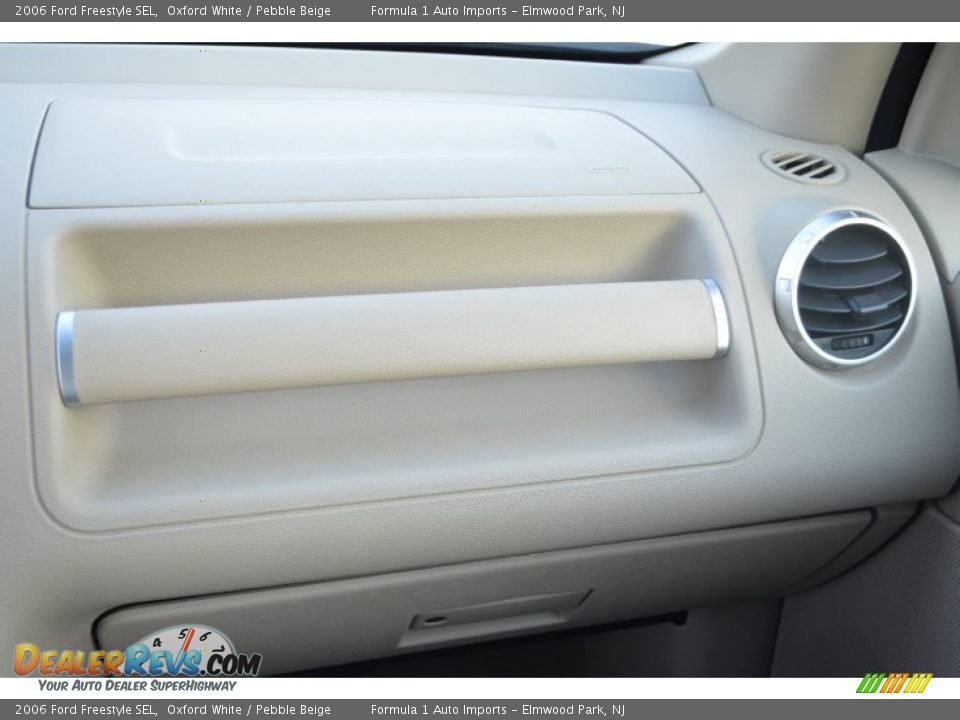 2006 Ford Freestyle SEL Oxford White / Pebble Beige Photo #12