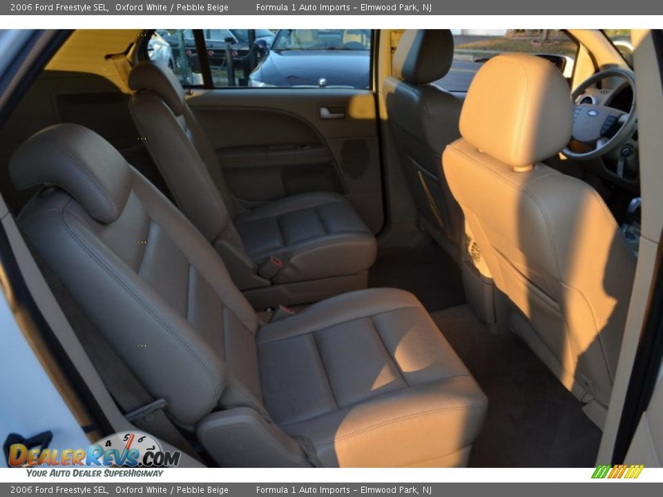 2006 Ford Freestyle SEL Oxford White / Pebble Beige Photo #15