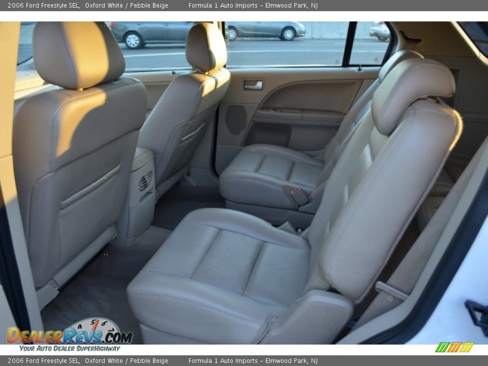 2006 Ford Freestyle SEL Oxford White / Pebble Beige Photo #16