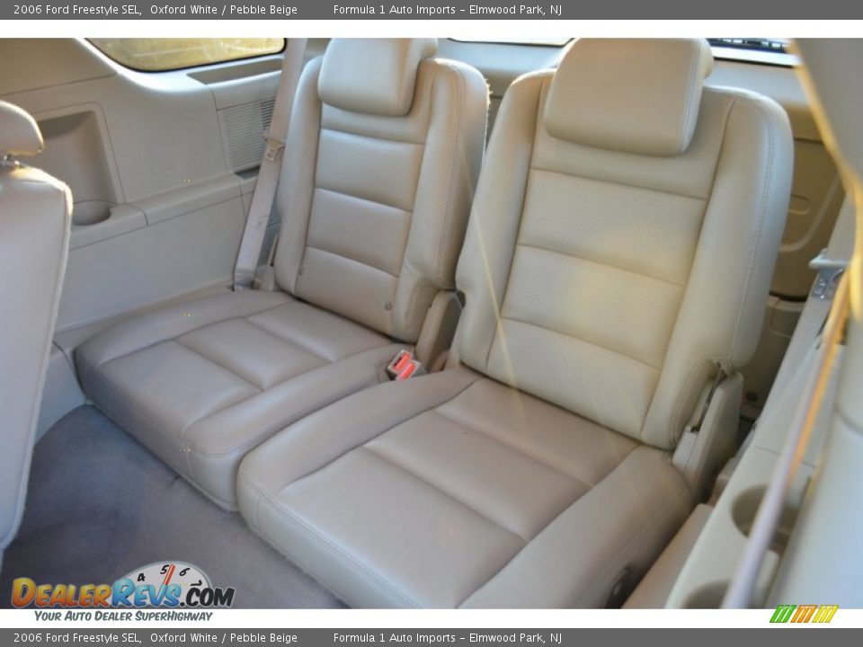 2006 Ford Freestyle SEL Oxford White / Pebble Beige Photo #17