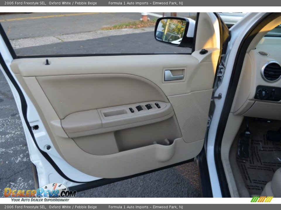 2006 Ford Freestyle SEL Oxford White / Pebble Beige Photo #19