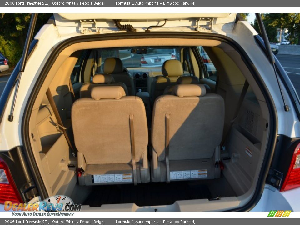 2006 Ford Freestyle SEL Oxford White / Pebble Beige Photo #23
