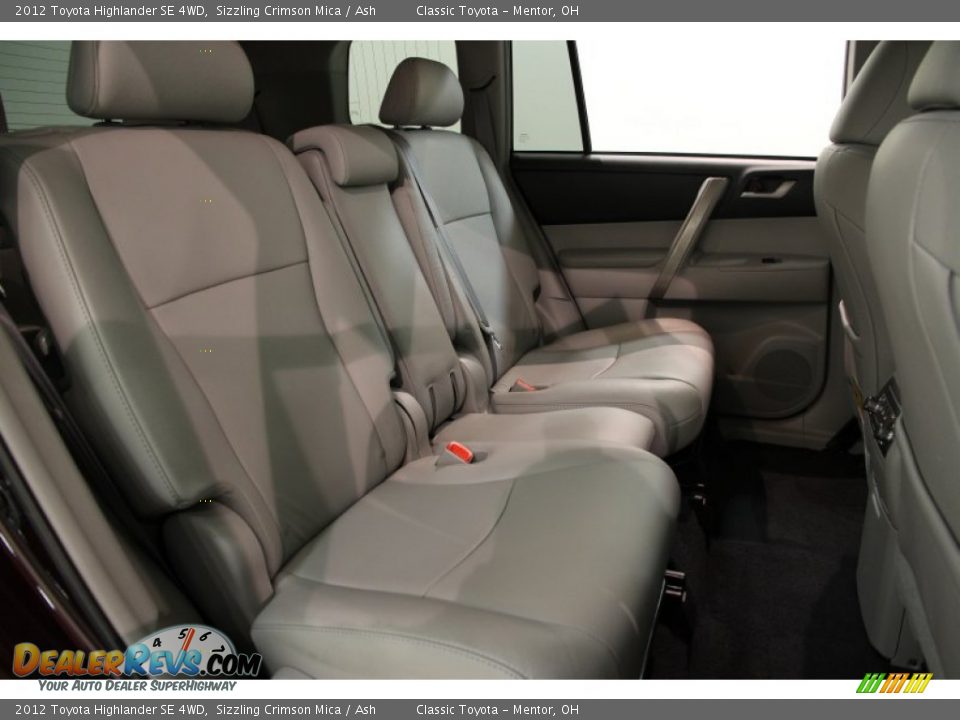 2012 Toyota Highlander SE 4WD Sizzling Crimson Mica / Ash Photo #20