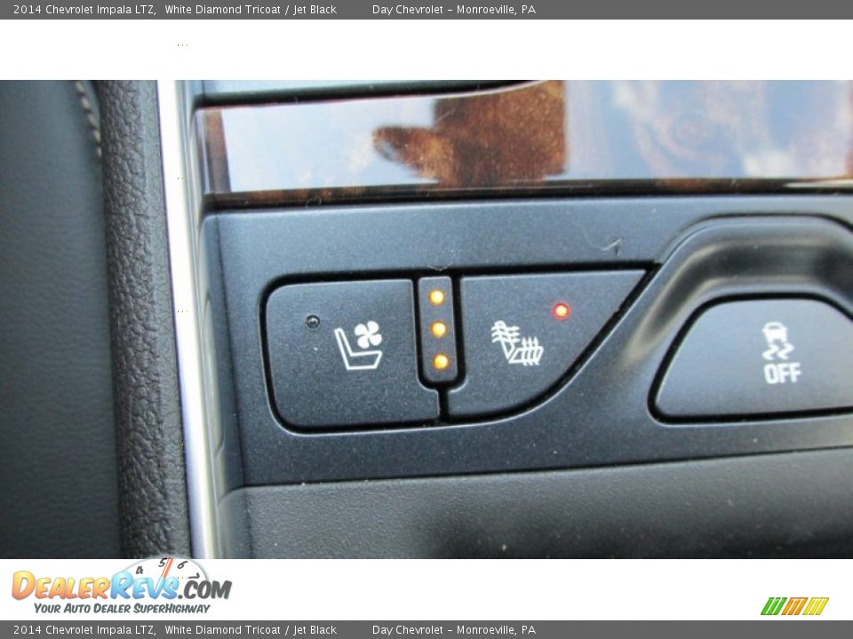 2014 Chevrolet Impala LTZ White Diamond Tricoat / Jet Black Photo #18
