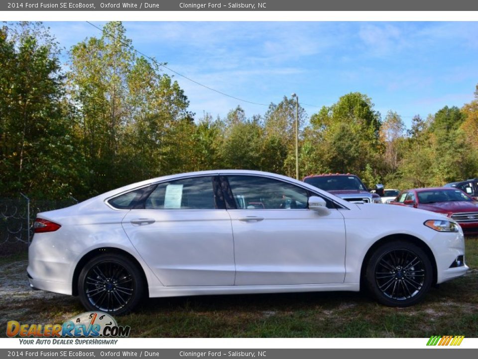 2014 Ford Fusion SE EcoBoost Oxford White / Dune Photo #2