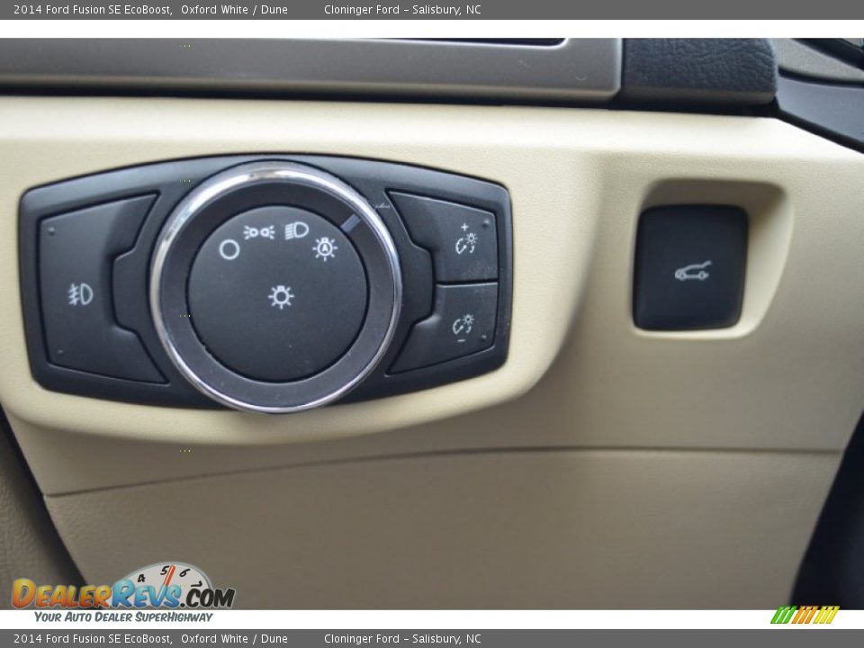 2014 Ford Fusion SE EcoBoost Oxford White / Dune Photo #17