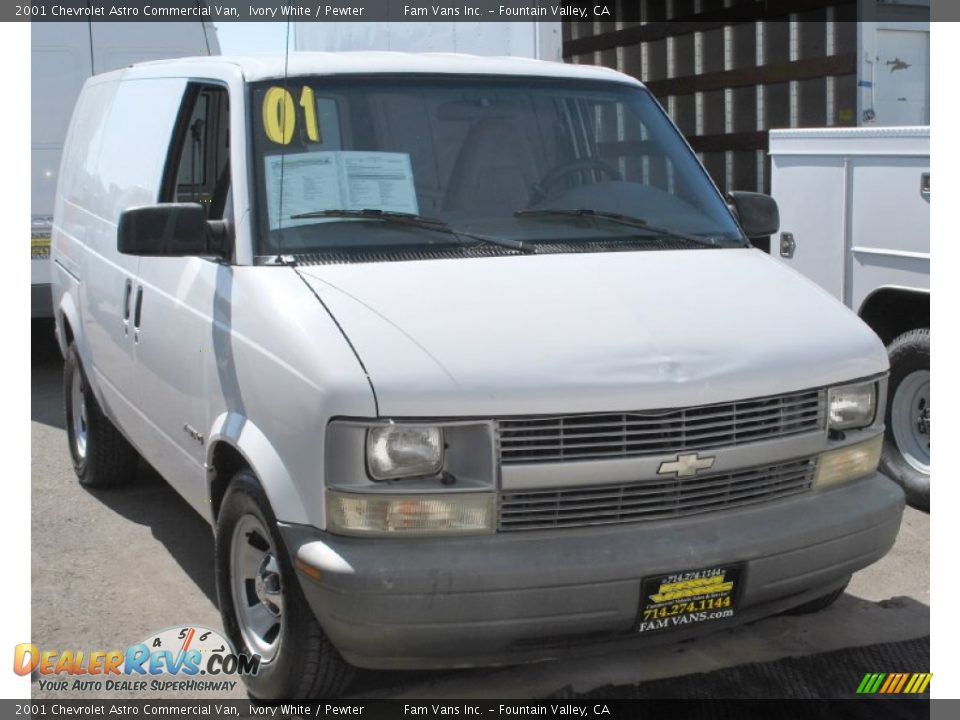 2001 Chevrolet Astro Commercial Van Ivory White / Pewter Photo #1