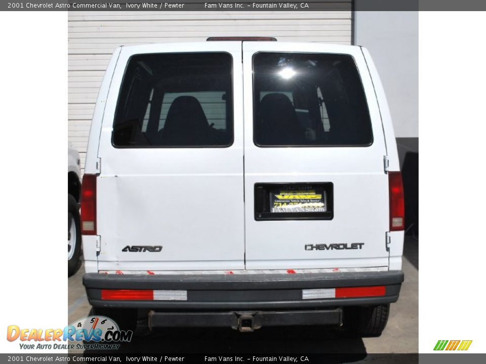 2001 Chevrolet Astro Commercial Van Ivory White / Pewter Photo #4