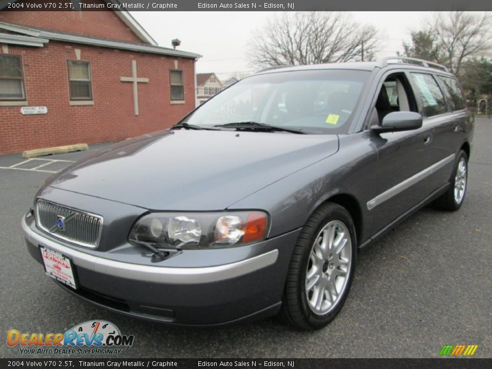 2004 Volvo V70 2.5T Titanium Gray Metallic / Graphite Photo #2