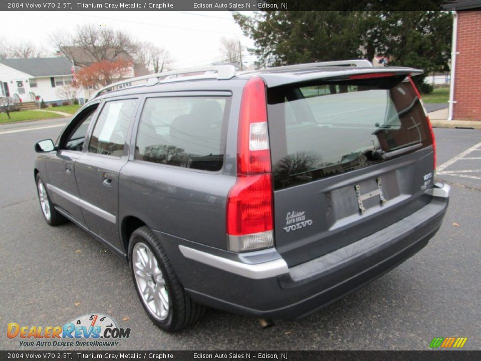 2004 Volvo V70 2.5T Titanium Gray Metallic / Graphite Photo #5