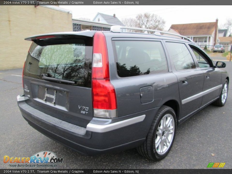 2004 Volvo V70 2.5T Titanium Gray Metallic / Graphite Photo #7