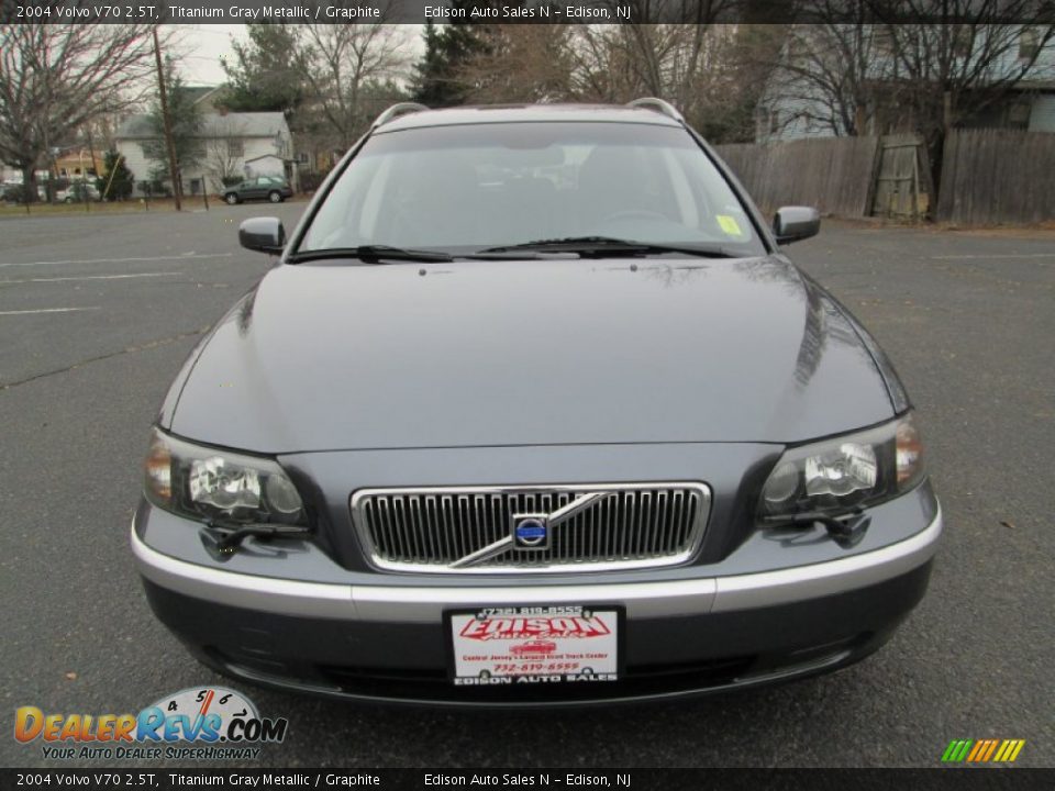 2004 Volvo V70 2.5T Titanium Gray Metallic / Graphite Photo #12