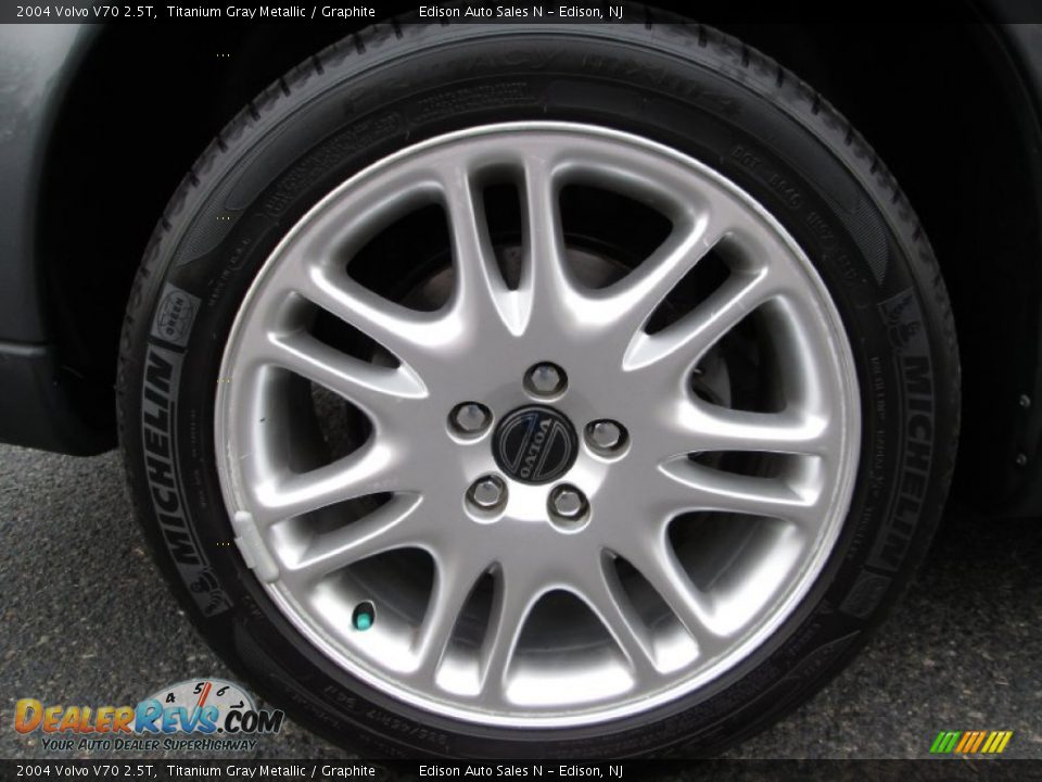 2004 Volvo V70 2.5T Titanium Gray Metallic / Graphite Photo #28