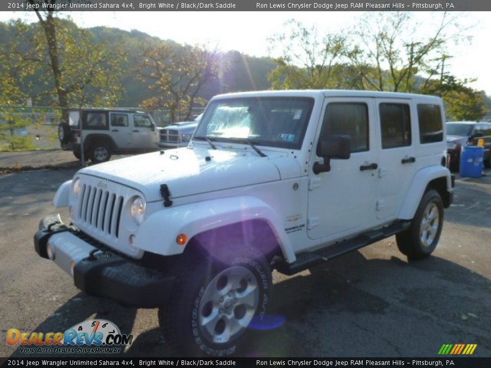 2014 Jeep Wrangler Unlimited Sahara 4x4 Bright White / Black/Dark Saddle Photo #1