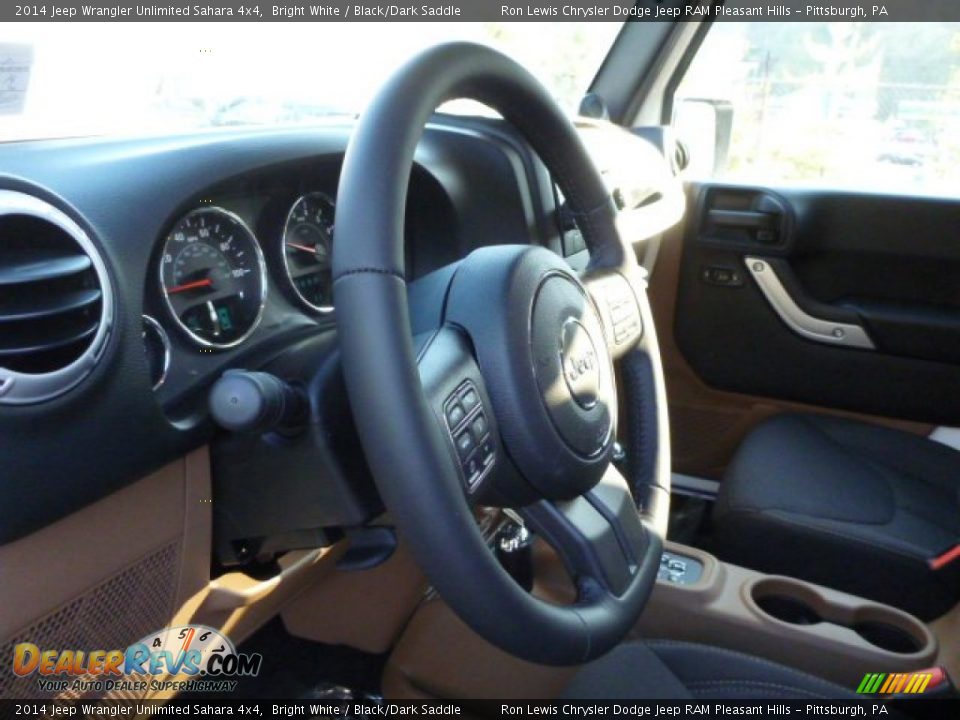 2014 Jeep Wrangler Unlimited Sahara 4x4 Bright White / Black/Dark Saddle Photo #17