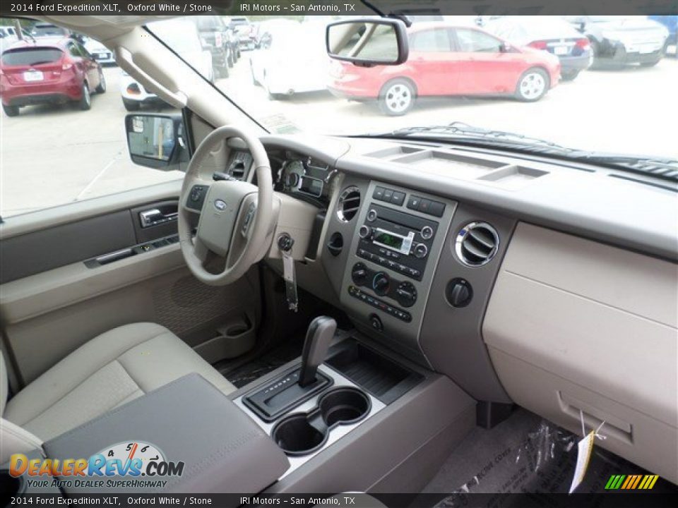 2014 Ford Expedition XLT Oxford White / Stone Photo #12