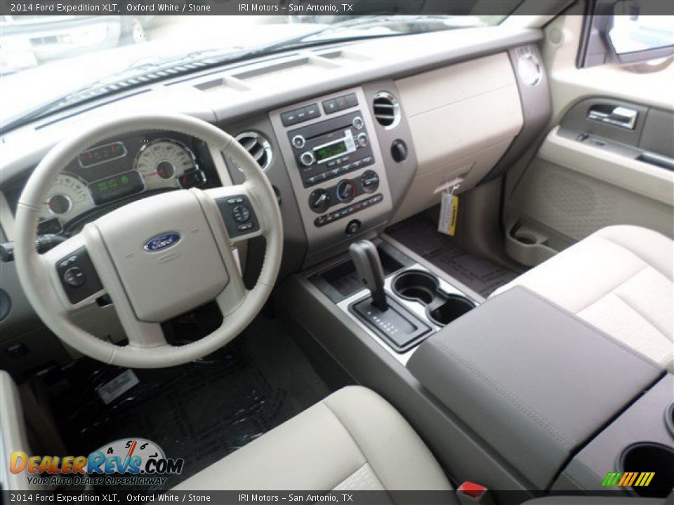 2014 Ford Expedition XLT Oxford White / Stone Photo #17