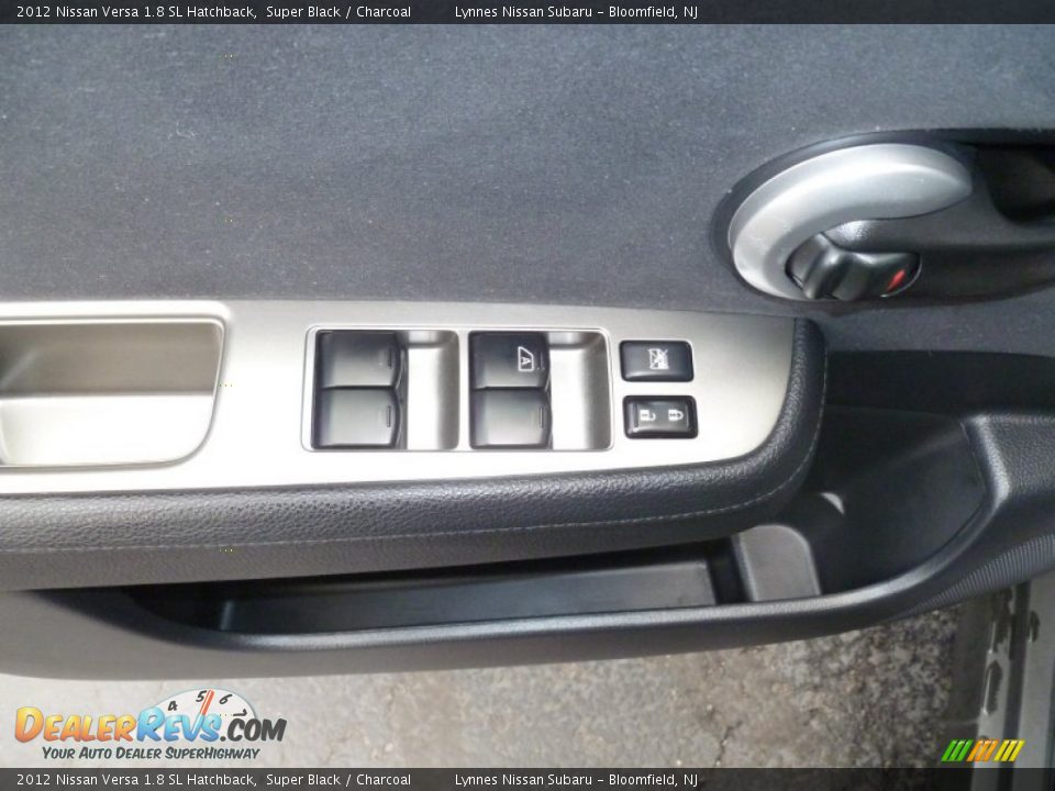 2012 Nissan Versa 1.8 SL Hatchback Super Black / Charcoal Photo #15