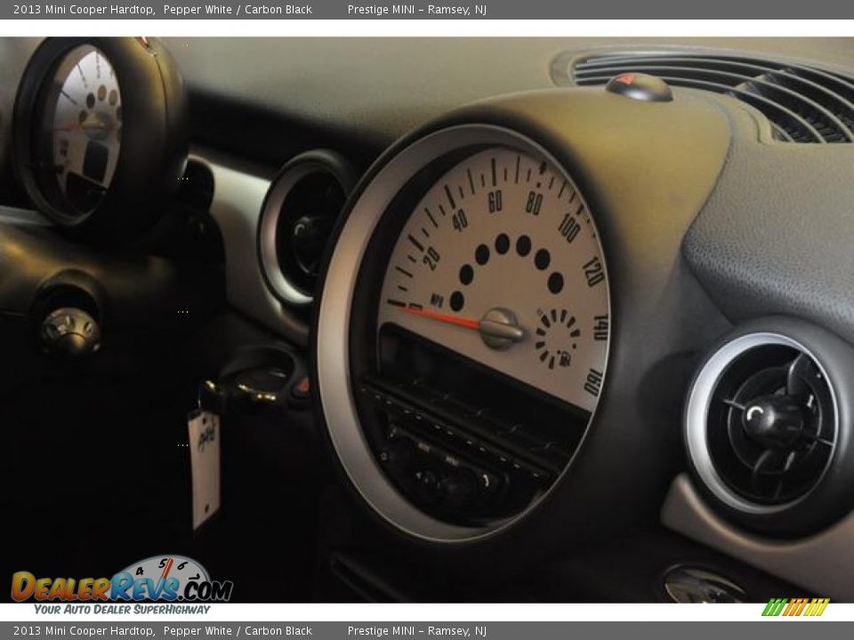 2013 Mini Cooper Hardtop Pepper White / Carbon Black Photo #9