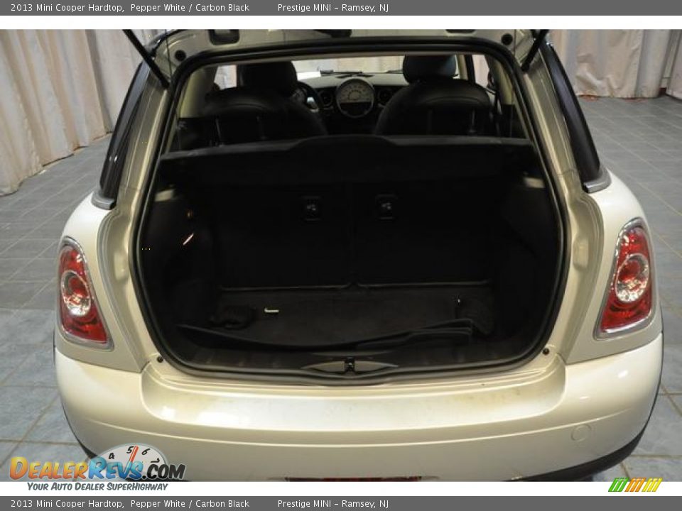 2013 Mini Cooper Hardtop Pepper White / Carbon Black Photo #16