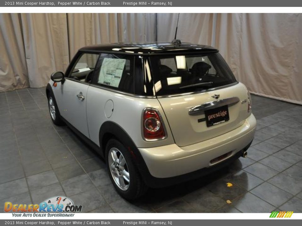 2013 Mini Cooper Hardtop Pepper White / Carbon Black Photo #18