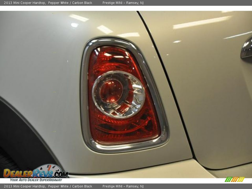 2013 Mini Cooper Hardtop Pepper White / Carbon Black Photo #19