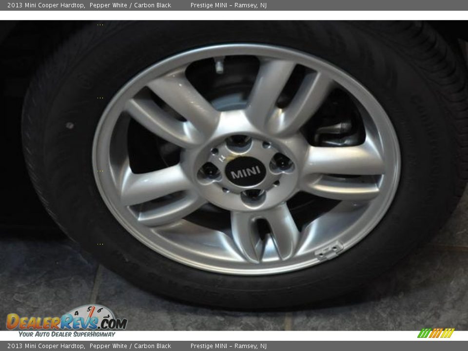 2013 Mini Cooper Hardtop Pepper White / Carbon Black Photo #20