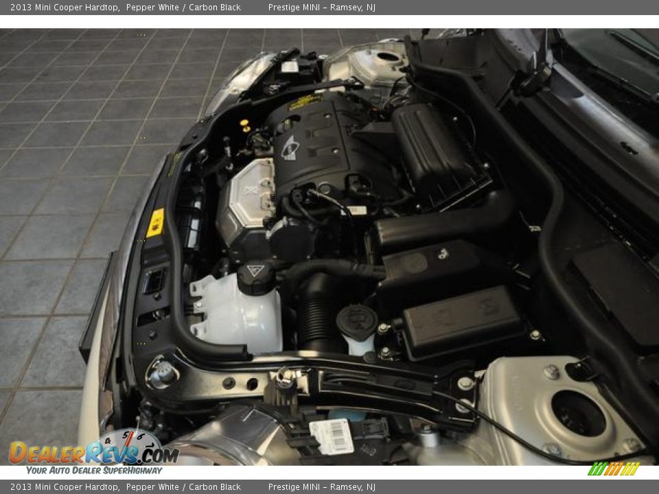 2013 Mini Cooper Hardtop Pepper White / Carbon Black Photo #30