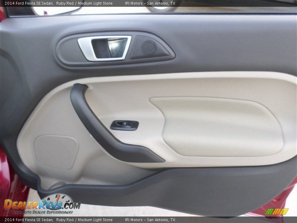 2014 Ford Fiesta SE Sedan Ruby Red / Medium Light Stone Photo #10