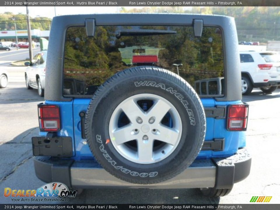 2014 Jeep Wrangler Unlimited Sport 4x4 Hydro Blue Pearl / Black Photo #4