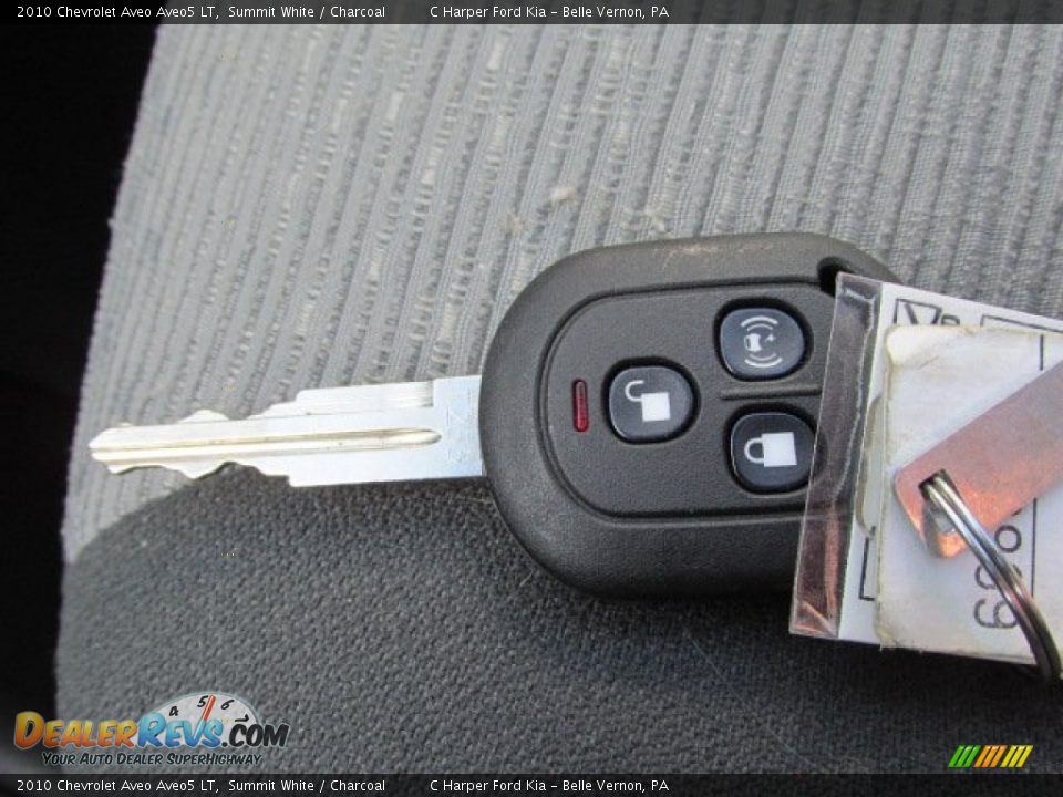 2010 Chevrolet Aveo Aveo5 LT Summit White / Charcoal Photo #16